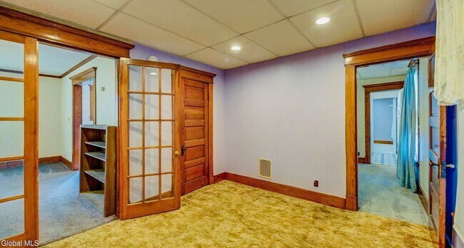Building Photo - 205 W Fulton St