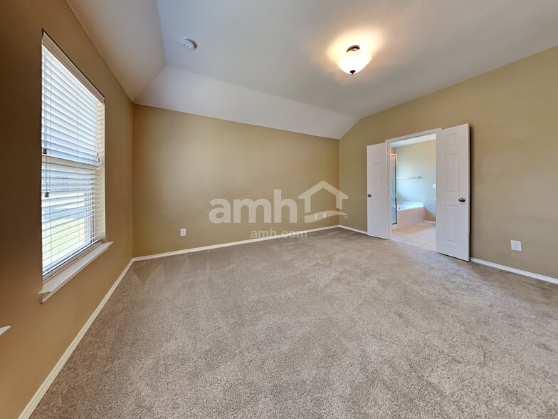 Building Photo - 524 Anchor Way