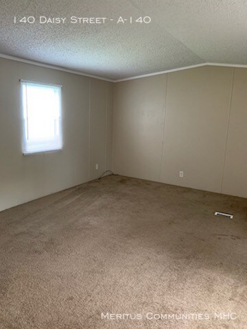 Building Photo - $499 MOVE IN SPECIAL!