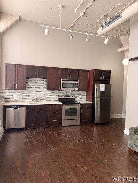 Building Photo - 2917 Main St