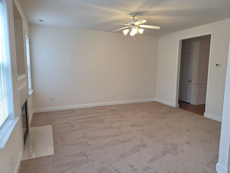 Building Photo - 17317 Grand Central Way