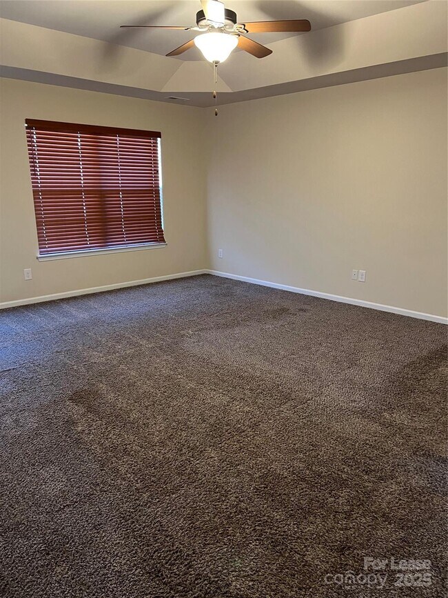 Building Photo - 142 Saye Pl