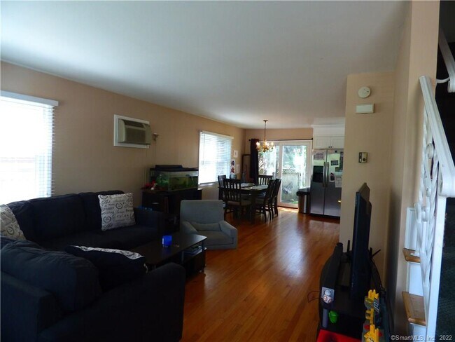 Building Photo - 52 Rodwell Ave