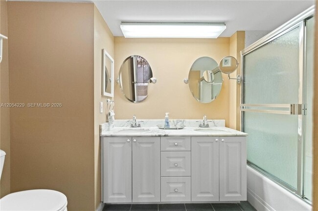 Building Photo - 4020 Galt Ocean Dr