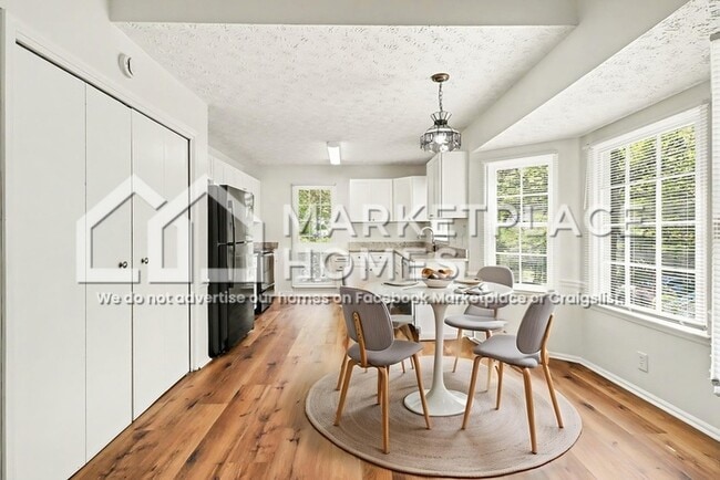 Building Photo - 2699 Foxglove Dr SW