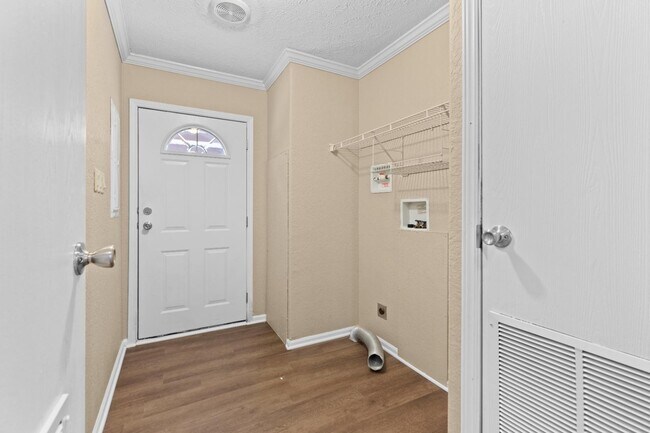 Building Photo - 11784 FM Rd 16