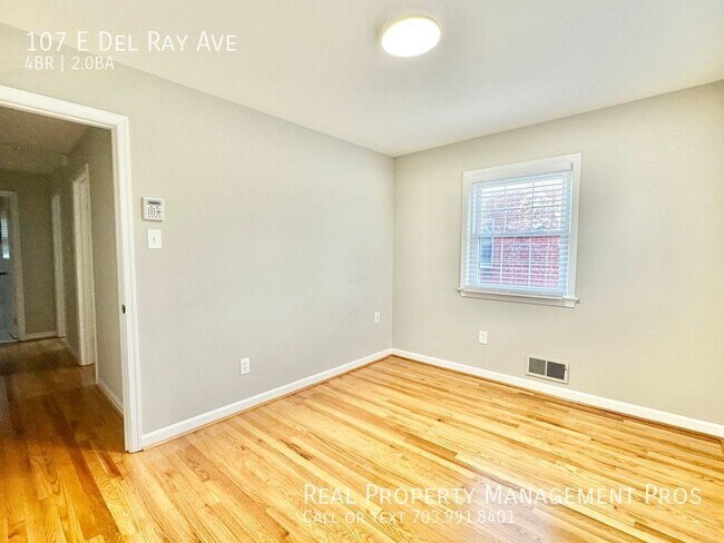 Building Photo - 107 E Del Ray Ave