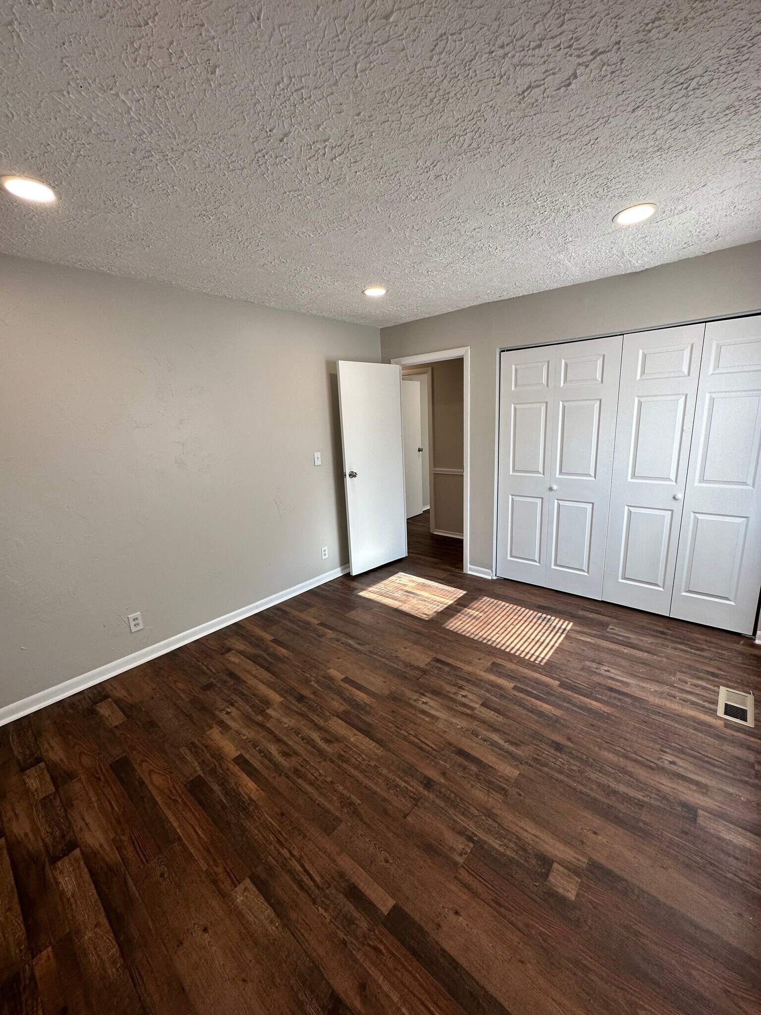 Building Photo - 8101 Shibler Dr