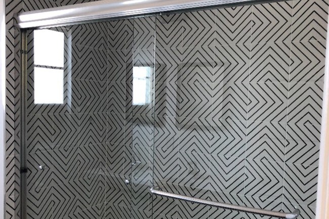 Building Photo - 11672 Oxnard St