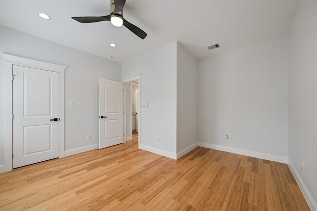 Building Photo - 1207 32nd St