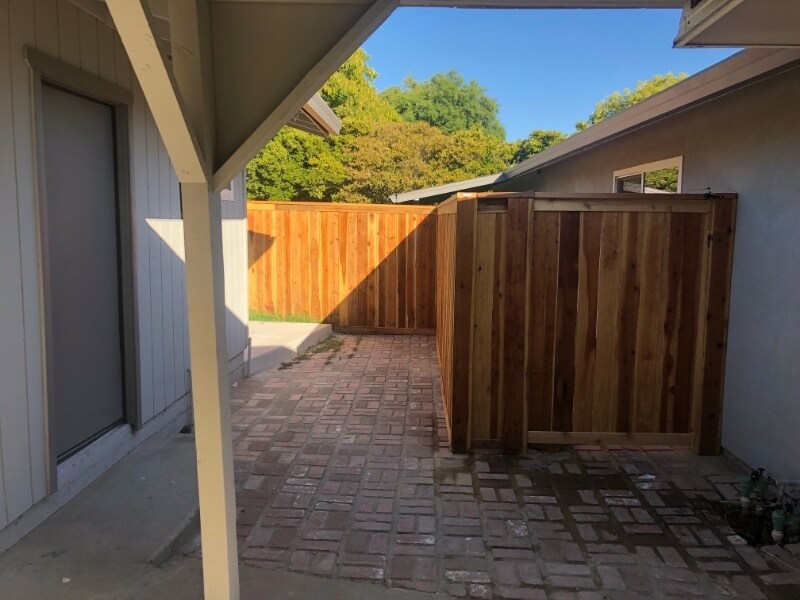 Building Photo - 7024 Woodmore Oaks Dr