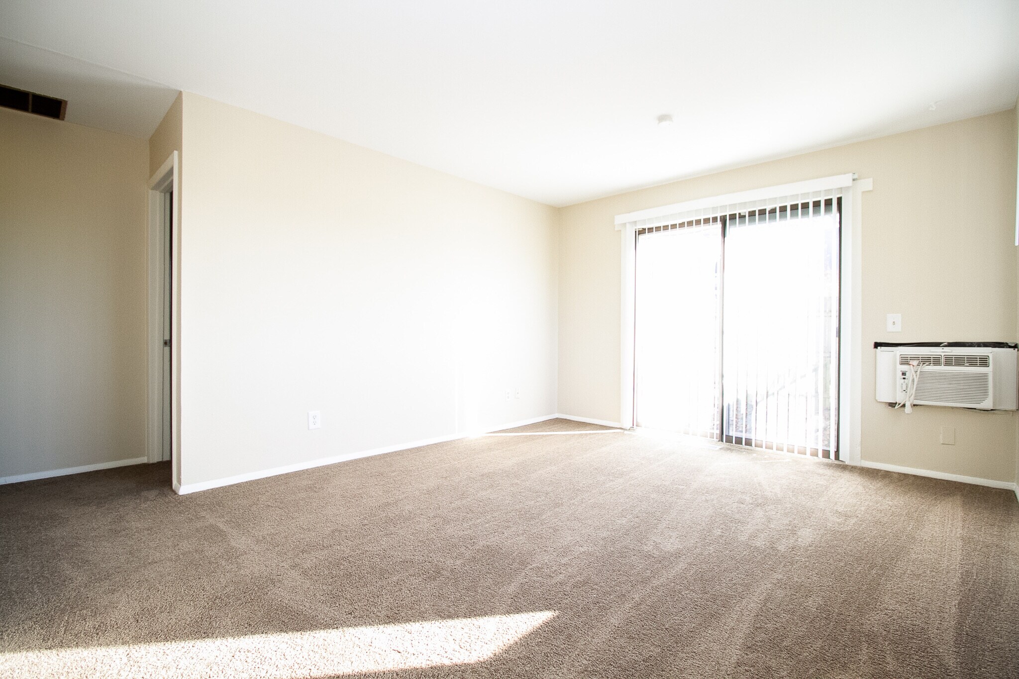 Building Photo - 1597 Walbridge Ave