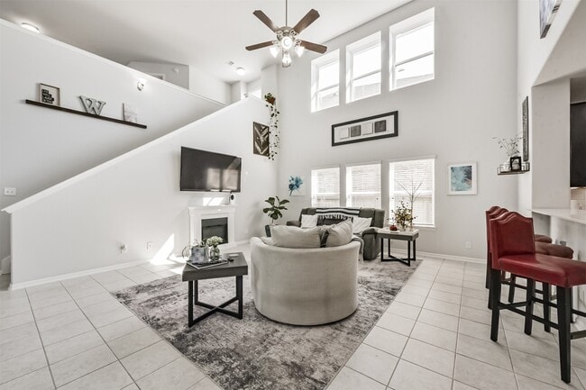 Building Photo - 10018 Chase Ct