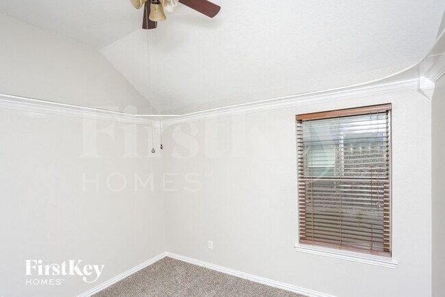Building Photo - 205 Ghost Rider Rd