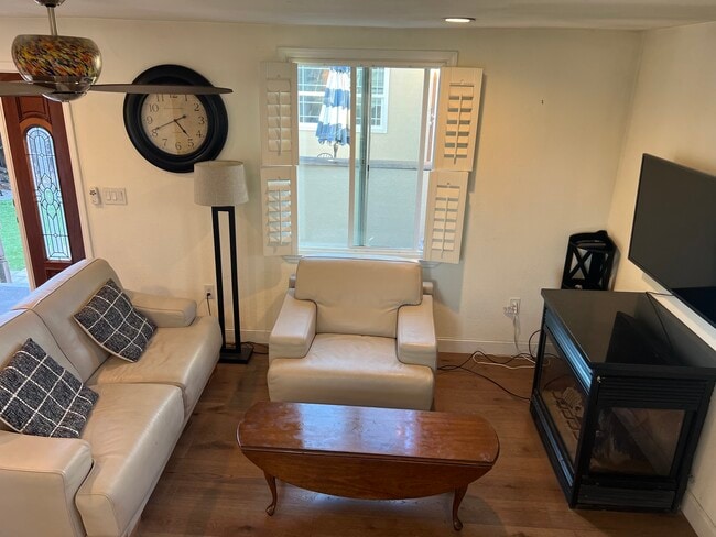 Building Photo - 1140 Tuolumne St