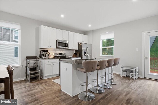 Building Photo - 12260 Haydon Pl