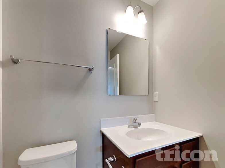 Building Photo - 757 Sequoia Dr