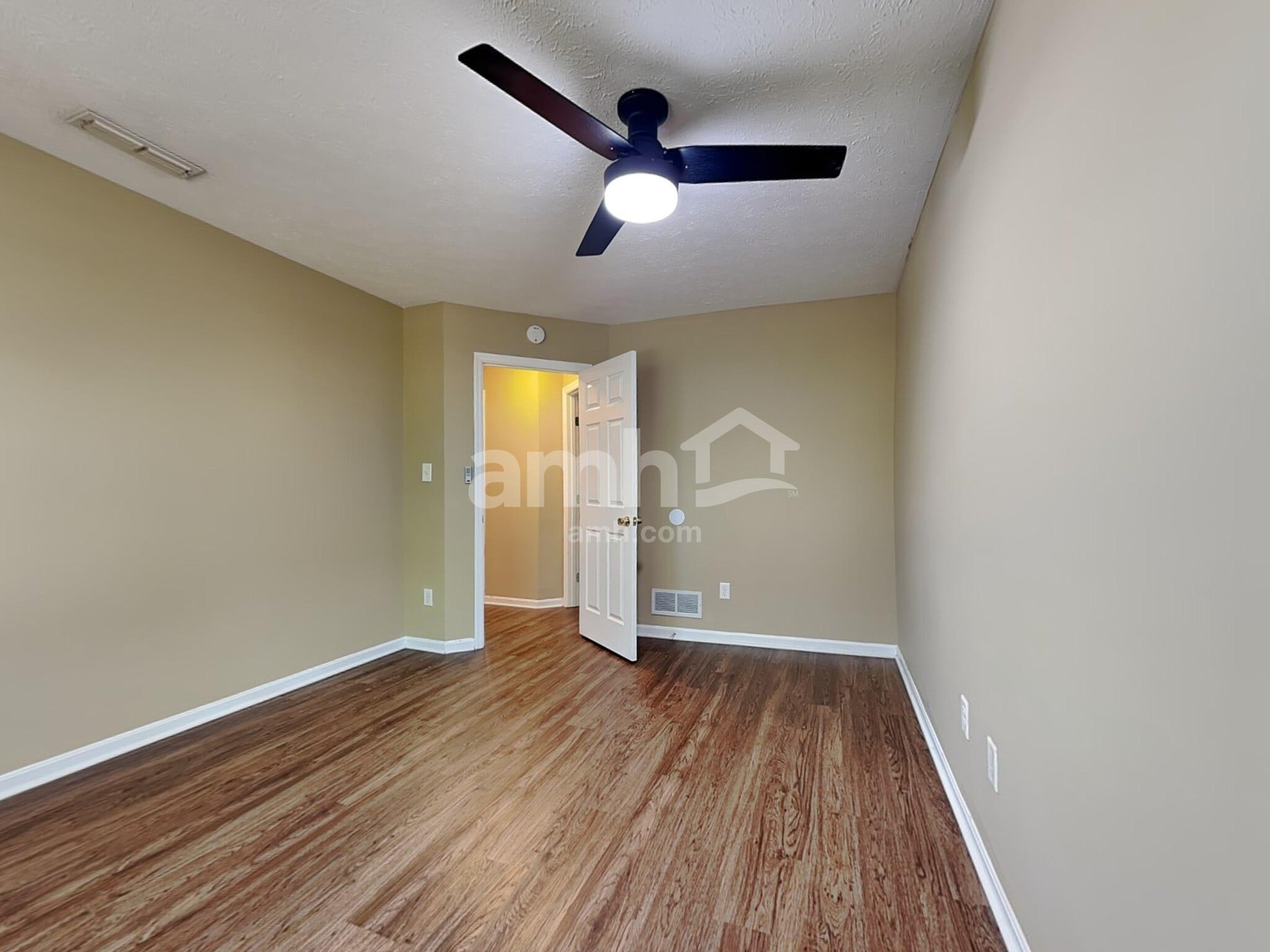 Building Photo - 640 Linden Creek