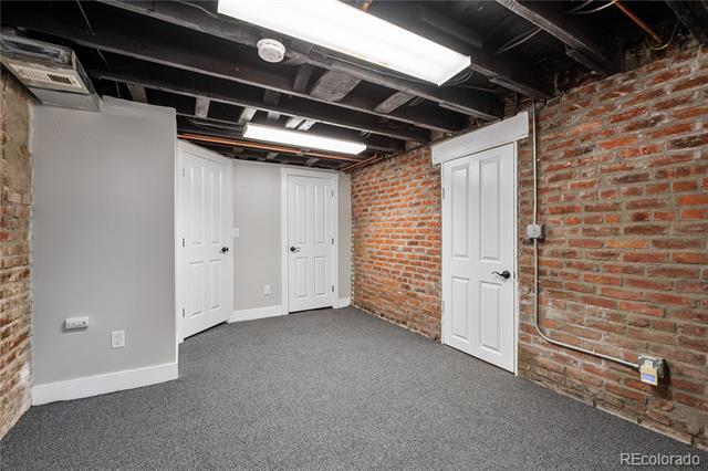Building Photo - 569 S Pearl St