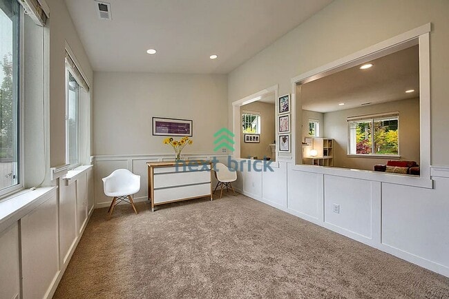 Building Photo - For Rent: 3 Bedroom, 3 Bathroom Home with Den