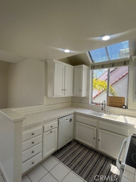 Building Photo - 44 Terra Vista