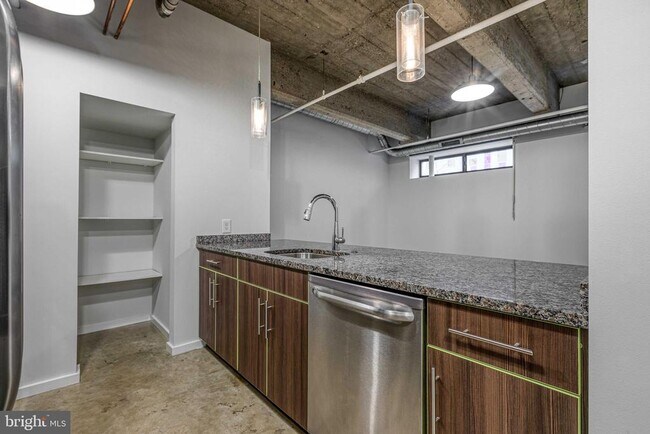 Building Photo - 4800 Brown St