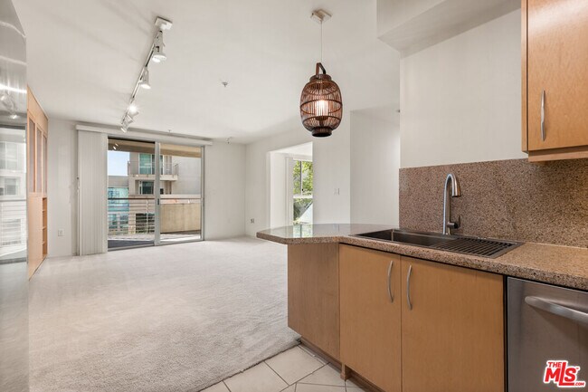 Building Photo - 267 San Pedro St
