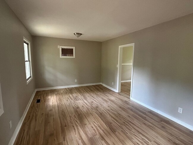 Building Photo - remodeled 3 bedroom 1 bath home for rent i...