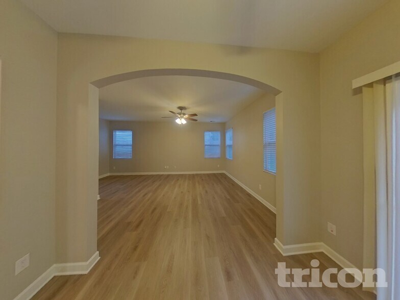 Building Photo - 745 Brooke Nicole Place
