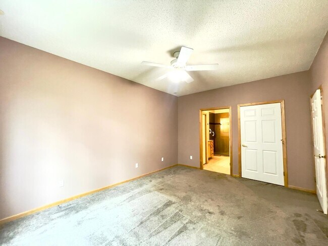 Building Photo - 12022 Vermillion St NE