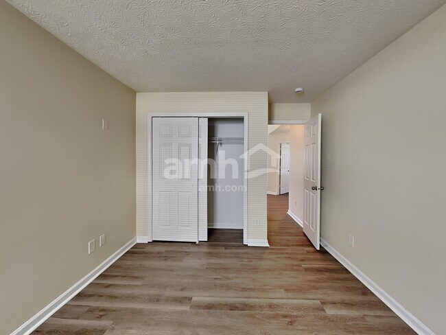 Building Photo - 18 Spring Lake Dr