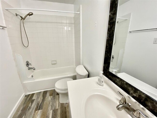 Building Photo - 7130 Sedona Ct