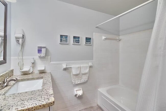 Building Photo - 2804 N 33rd St