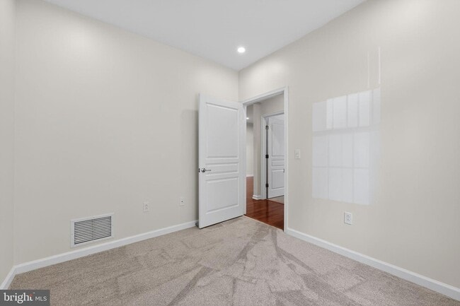 Building Photo - 1014 Creekside Dr