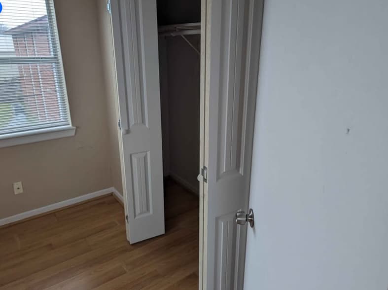 Building Photo - 506 Alpine St