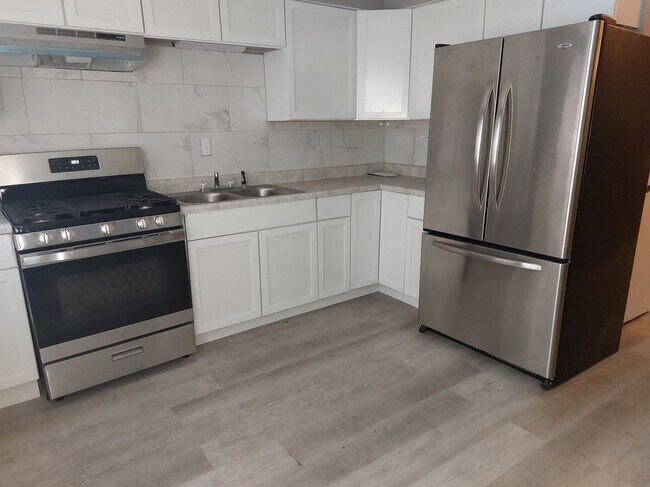 Building Photo - 5037 S Drexel Blvd