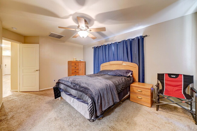 Building Photo - 41375 W Cahill Dr
