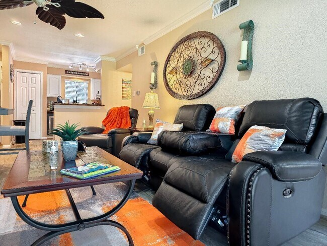 Building Photo - 12100 Melville Dr