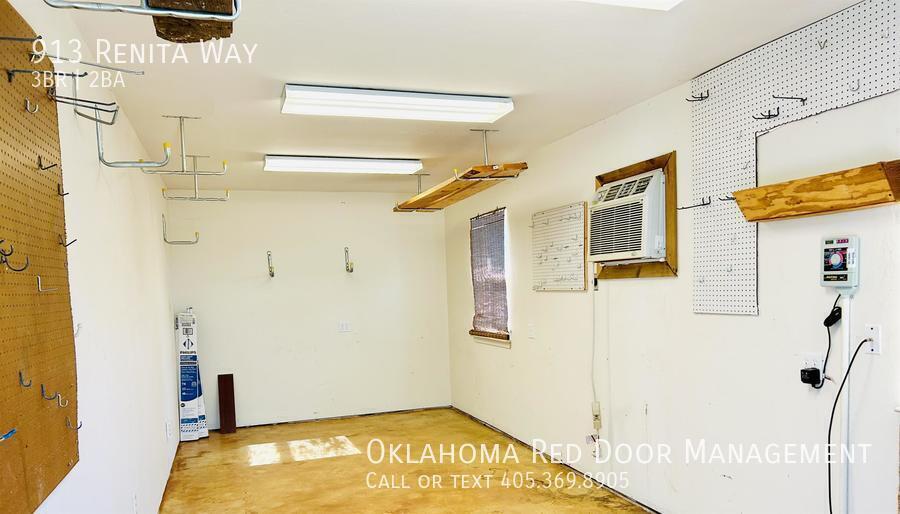 Building Photo - 913 Renita Way