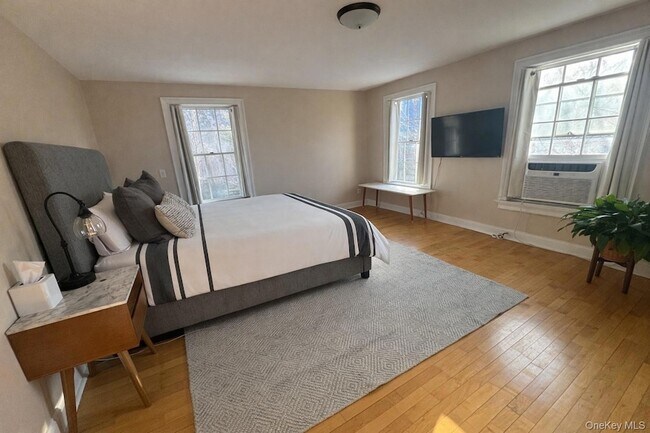 Building Photo - 2 Ruth Ln