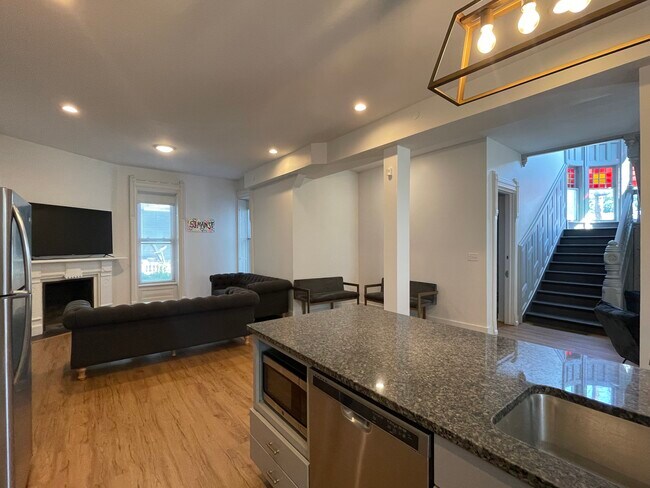 Building Photo - 53 Main St