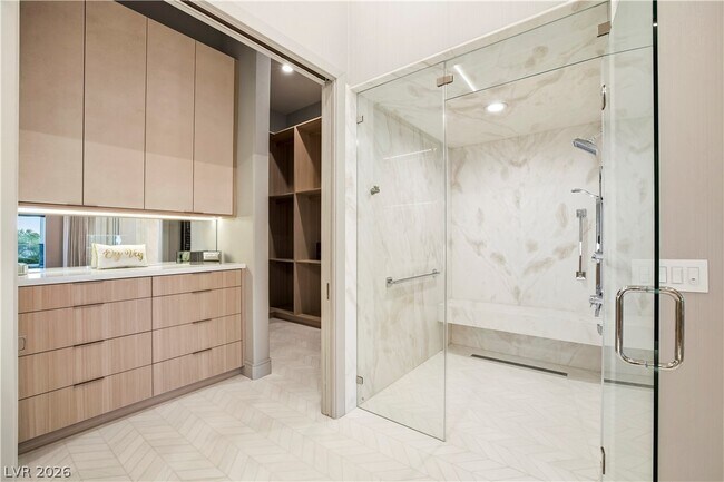 Building Photo - 9320 Tournament Canyon Dr