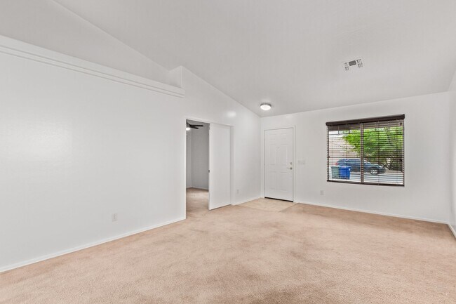 Building Photo - Single-Story 3 Bedroom Home in Rancho El Mirage