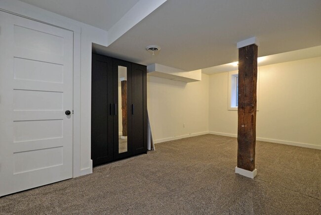 Building Photo - Beautiful 4-Bedroom 2-Bathroom Home in St. Paul!