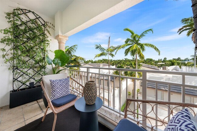 Building Photo - 1415 Sunset Harbour Dr