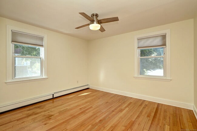 Building Photo - 153 2nd Ave