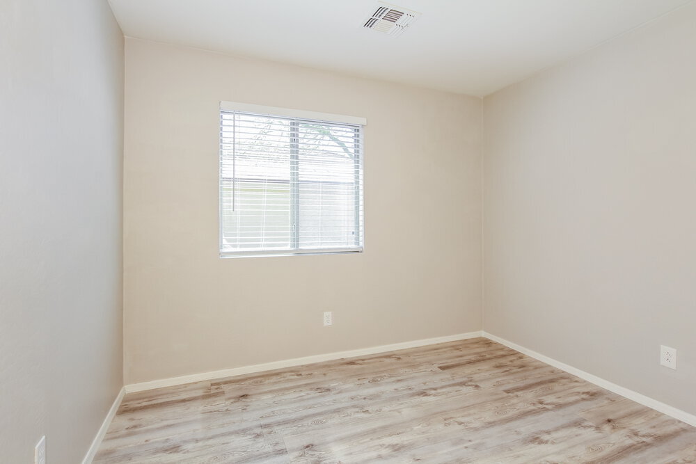 Building Photo - 4449 N 123rd Dr