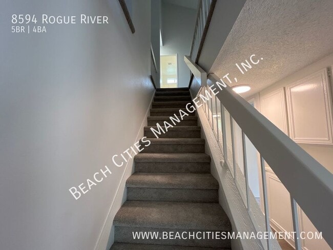 Building Photo - 8594 Rogue River Ave
