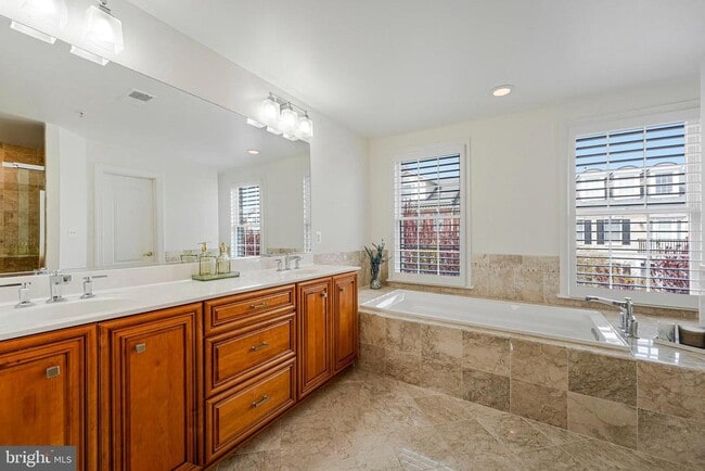 Building Photo - 7719 Spoleto Ln
