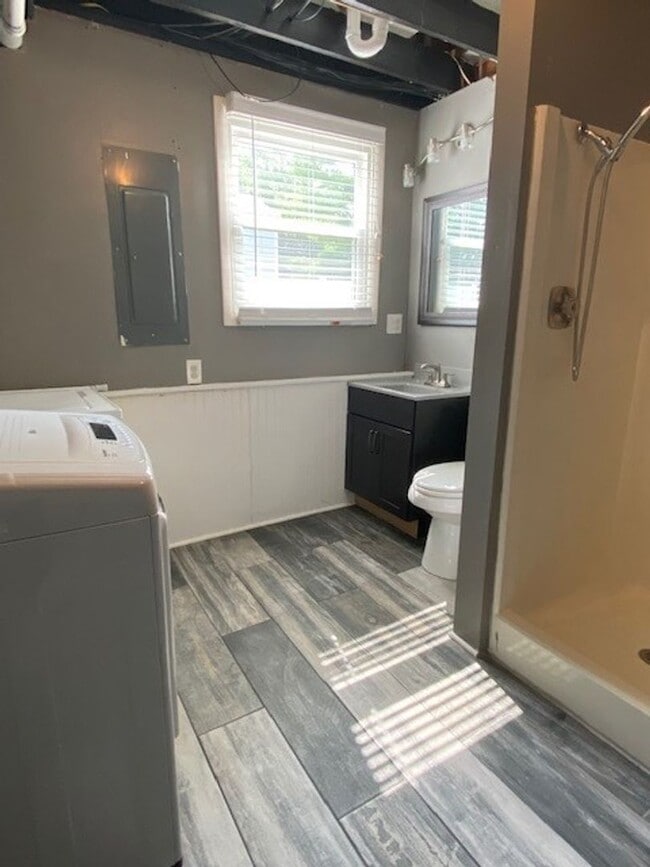 Building Photo - Beautiful 3 bedroom/2 bath home in South W...